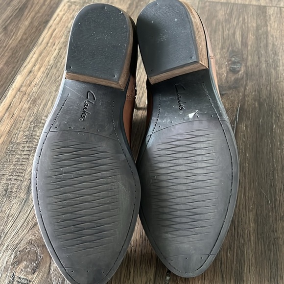 Clark’s Women’s Addiy Zora Leather Booites 1.5” Heel Ankle Boots Brown Size 8.5 - Picture 9 of 15